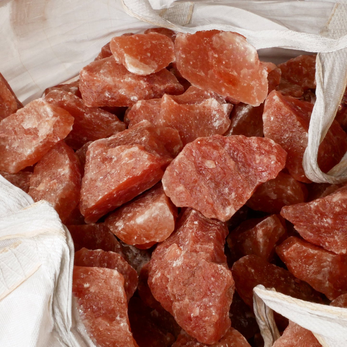 Natursalzleckstein Rosa - gebrochen: 25kg Sack